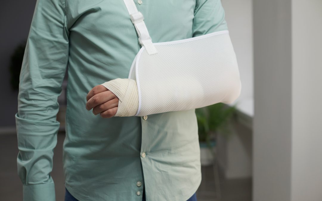 Stress Fractures: Signs, Risk Factors & Recovery Timeline